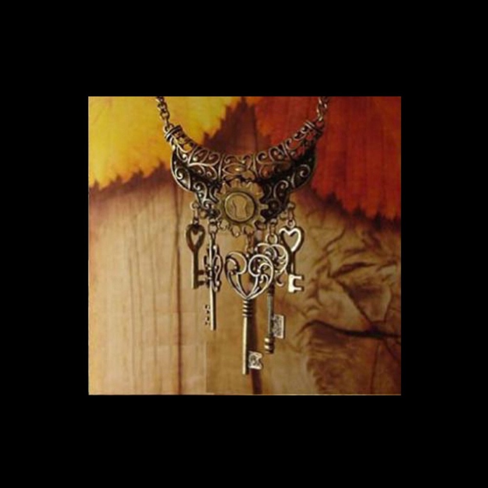 Vintage style key to my heart charm necklace NWT